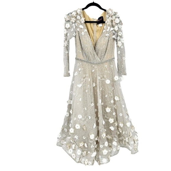 Mac Duggal Beige Blush Evening V Neck 3D Floral Lace A-Line Dress Size 6 NWT - Picture 7 of 14